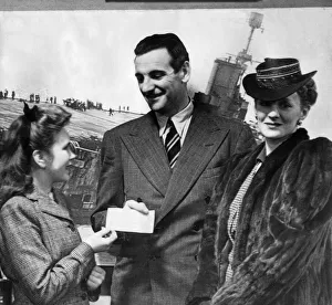 North West Prints: Mr Webster Booth and Miss Anne Ziegler (right) receiving a cheque for &pound