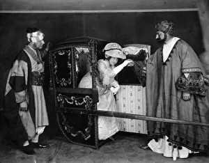 Artist Prints: Mrs Fagan, the well known Chelsea artist arrives in a sedan chair