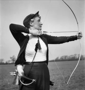 Mrs. Florence Suthers of the North Cheshire Bowmen March 1953 D1372