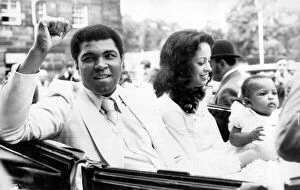 01414 Collection: MUHAMMAD ALI (1942-2016) Muhammad Ali with wife Veronica
