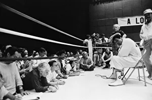 01005 Prints: Muhammad Ali addressing fans at his training camp in Deer Lake