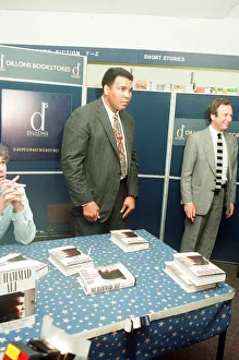 00594 Prints: Muhammad Ali at Dillions book store in Birmingham to sign copies of the Thomas Hauser