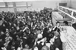 00328 Prints: Muhammad Ali feels exhusted, it was almost as gruelling as any World Championship Fight