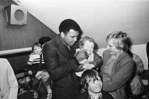 01362 Prints: Muhammad Ali at Nuneaton. The boxing legend brought his own kind of magic to thrill