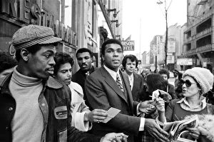 Autographs Prints: Muhammad Ali signing autographs ahead of his rematch with Joe Frazier