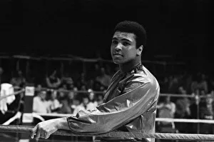 01027 Prints: Muhammad Ali training at Caesars Palace ahead of his non-title fight against Britain