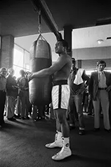 Images Dated 20th September 1976: Muhammad Ali training at the Concord Hotel in Catskill Mountains