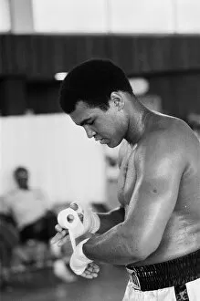 Images Dated 20th September 1976: Muhammad Ali training at the Concord Hotel in Catskill Mountains