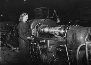 Factories Prints: Munition girls at work at a Welsh shell factory working for the Ministry of Supply during