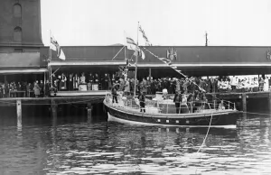 01508 Prints: The naming ceremony of the lifeboat Tynesider at North Shields fish quay