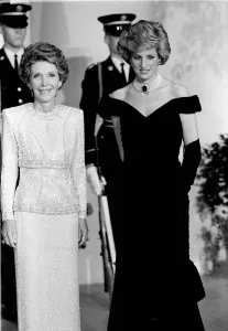 NANCY REAGAN WITH PRINCESS DIANA DURING A VISIT TO AMERICA 01 / 11 / 1985