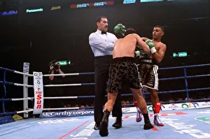 00129 Prints: Naseen Hamed Boxer October 97 Naseem Hamed on his way to retaining his WBO
