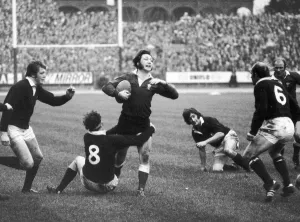 00412 Prints: Five Nation Championship Wales v Scotland 19th January 1974 John Williams of Wales