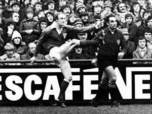 00412 Prints: Five Nations Championship Ireland v England Lansdowne Road 5th February 1977