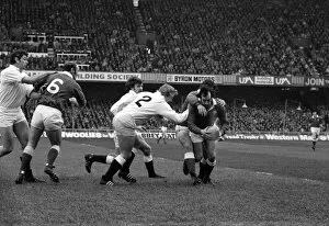 Images Dated 6th March 1977: Five Nations Rugby 1977. England v Wales. Welsh scrum half Gareth Edwards with