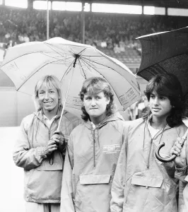 Navratilova Amanda Brown left with Gabriela Sabatini and Lisa Bonder right all together