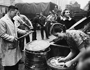 01249 Prints: Nearly 10 tons of dartboards, 2000 in first consignment for B. E. F