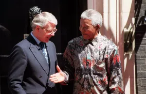 01479 Prints: Nelson Mandela on the doorstep of 10 Downing Street with Prime Minister John Major