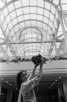00662 Prints: New Boots store opening at Clayton Square Shopping Centre, Liverpool 9th November 1988