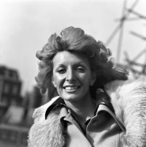 Images Dated 31st October 1975: New Faces TV Discovery: Comedy Girl: Marti Caine. October 1975 S75-5741