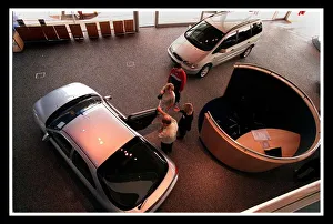 NEW FORD CAR DEALERSHIP IN EDINBURGH SEPTEMBER 1999 FOR ROAD RECORD SHOWROOM