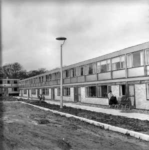 New housing estate being built on the edge of the new Cumbernauld Town. 1963 A798-001