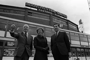 00357 Prints: New Manchester United manager Frank O farrell outside Old Trafford with Matt Busby