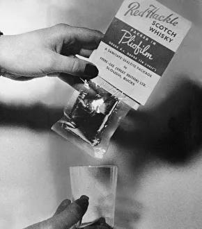 Whiskey Prints: The new packet of Scotch'idea - a measure of Whisky wrapped in a new kind of