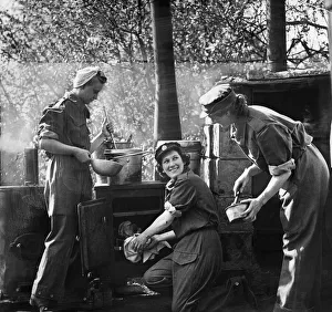 Kitchen Prints: New recruits of the Auxiliary territorial Service (ATS) undergoing training as cooks in