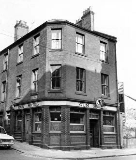 Newcastle public houses (pubs / pub) - The Gun Hotel on Scotswood Road on 7th October