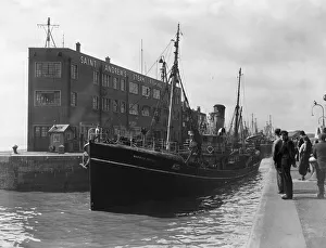 Docks Prints: Newington Trawlers Ltd sidewinder trawler Warwick Deeping (H151