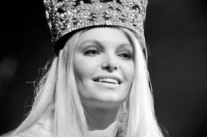 Newly crowned Miss World, Eva Rueber-Staier of Austria celebrates