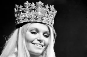 Newly crowned Miss World, Eva Rueber-Staier of Austria celebrates