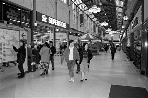 The newly opened Merry Hill Shopping Centre in Brierley Hill. 29th January 1990