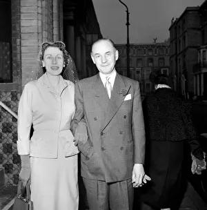 00021 Prints: Newly Wed couple Mr. Gilbert Howard Siford and Miss Betty England. January 1952 D51-001