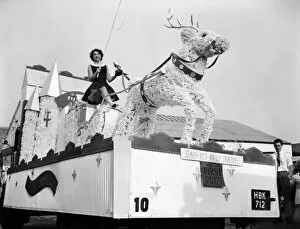 01000 Collection: Newport Carnival, Isle of Wight. 11th August 1955
