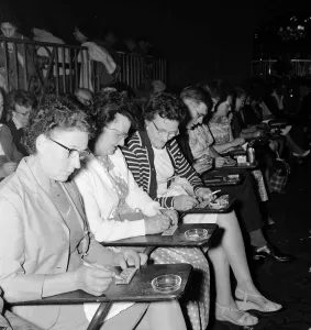 00115 Prints: Newsagent Mrs Helen Retter (centre) with other members of her syndicate before they