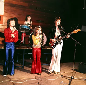 Nice Day - Pop Group seen here during rehearsals for the BBC television programme