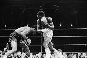 01027 Prints: Nigel Benn (Left) vs Abdul Umaru Sanda at Alexandra Pavilion, London