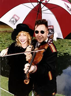 Images Dated 20th August 1990: Nigel Kennedy Violinist with Girlfriend Brixie Smith