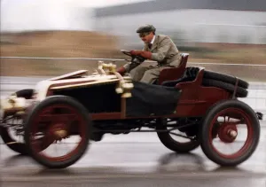 00197 Prints: Nigel Mansell Formula One racing driver races in 1902 Renault