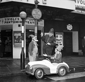 Noddy outside Princess Theatre in London December 1957