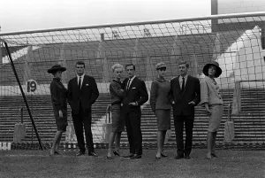 Noel Cantwell of Manchester United September 1963 with models