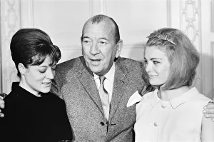 00976 Prints: Noel Coward Reception for cast members in Manchester where he celebrates two
