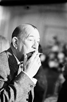00976 Prints: Noel Coward Reception for cast members in Manchester where he celebrates two
