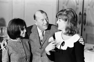 00976 Prints: Noel Coward Reception for cast members in Manchester where he celebrates two
