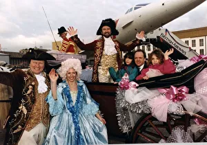 Noel Edmonds TV Presenter whisks away sisters Sarah Oldreive