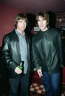 Images Dated 29th September 1998: Noel Gallagher Singer September 1998 Oasis band member
