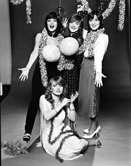 00870 Collection: The Nolan Sisters left to right : Maureen Nolan, Bernie Nolan
