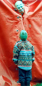 Hiding Prints: Nolilay Kormiltseve of the Moscow State Circus performing for his audience of one